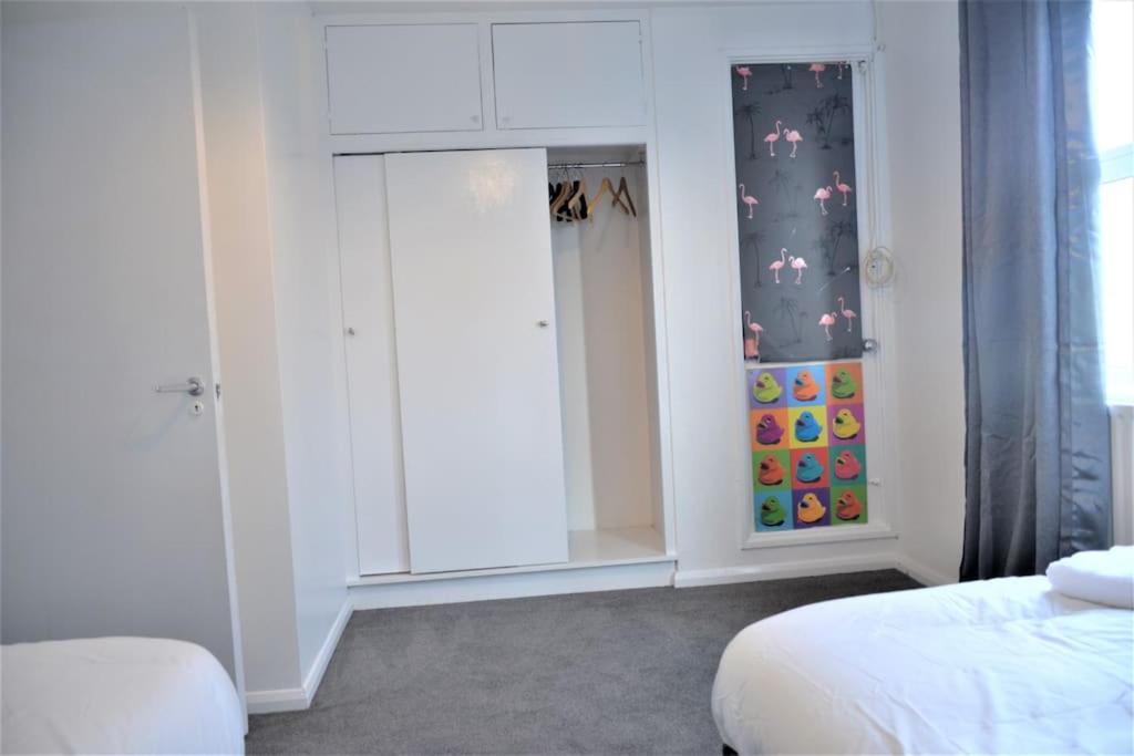 London Zone 2, 2 Bedroom House Exterior photo