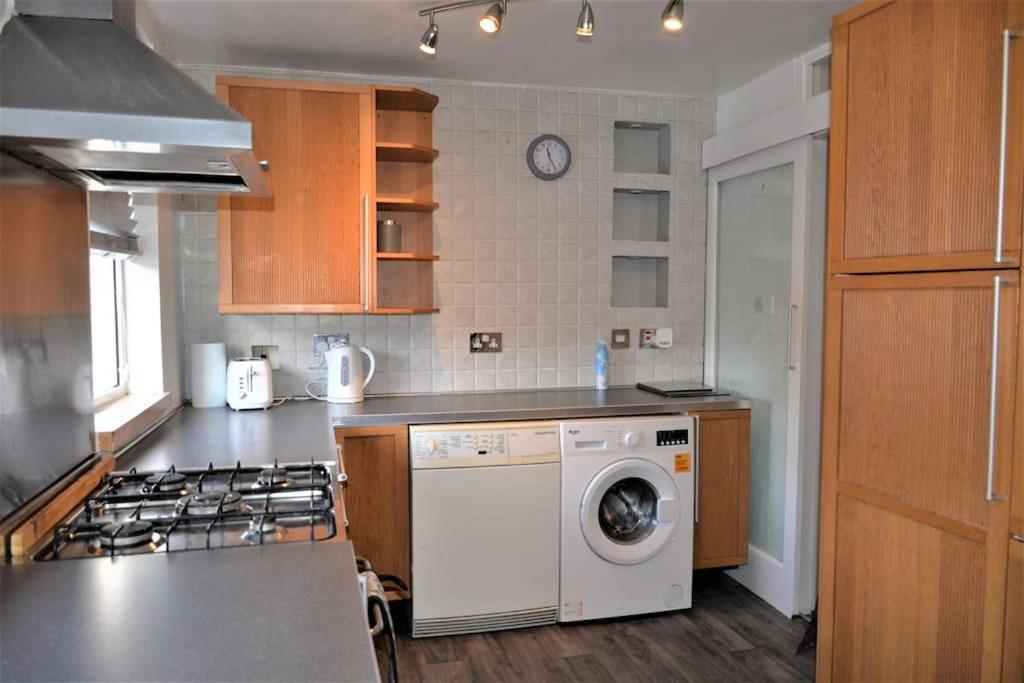 London Zone 2, 2 Bedroom House Exterior photo