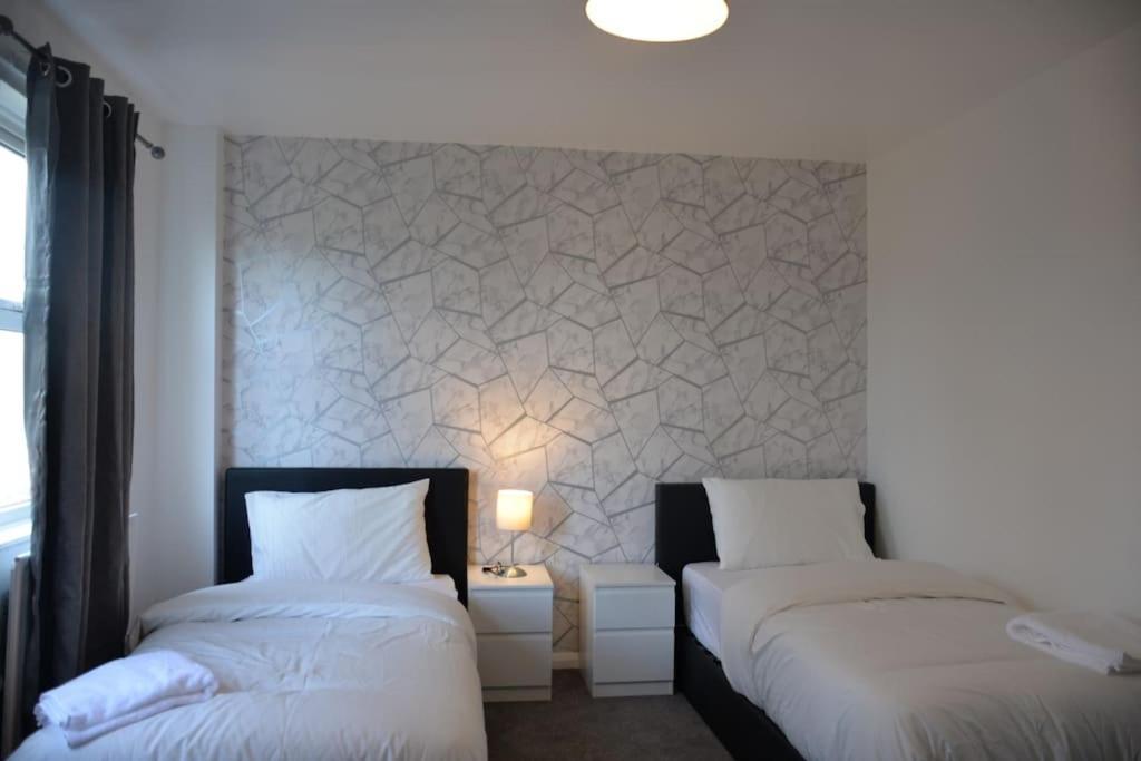 London Zone 2, 2 Bedroom House Exterior photo