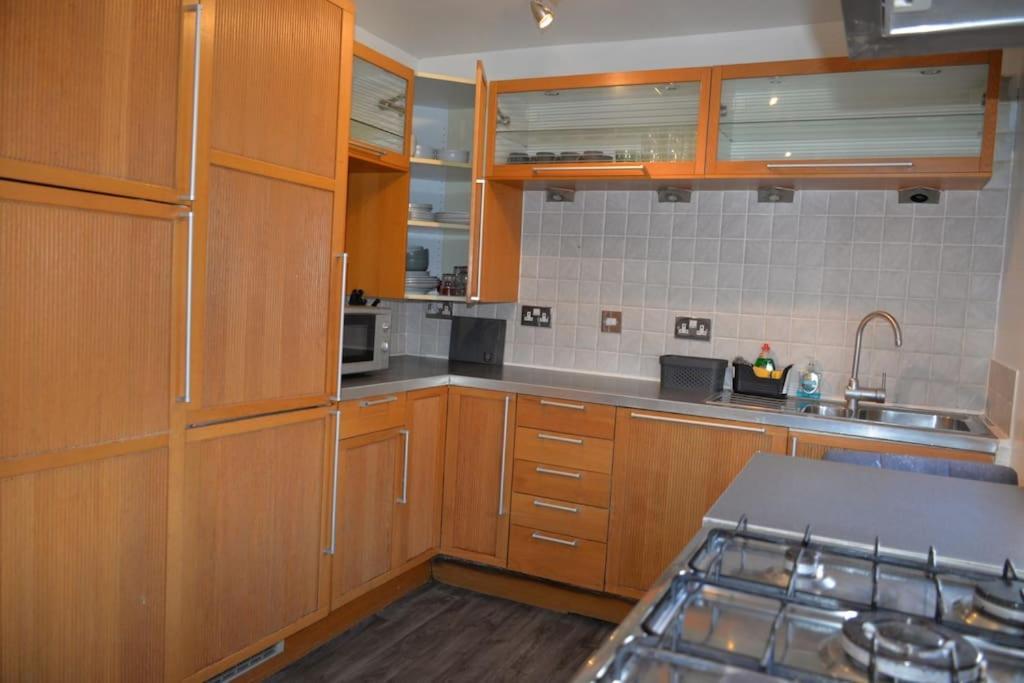 London Zone 2, 2 Bedroom House Exterior photo