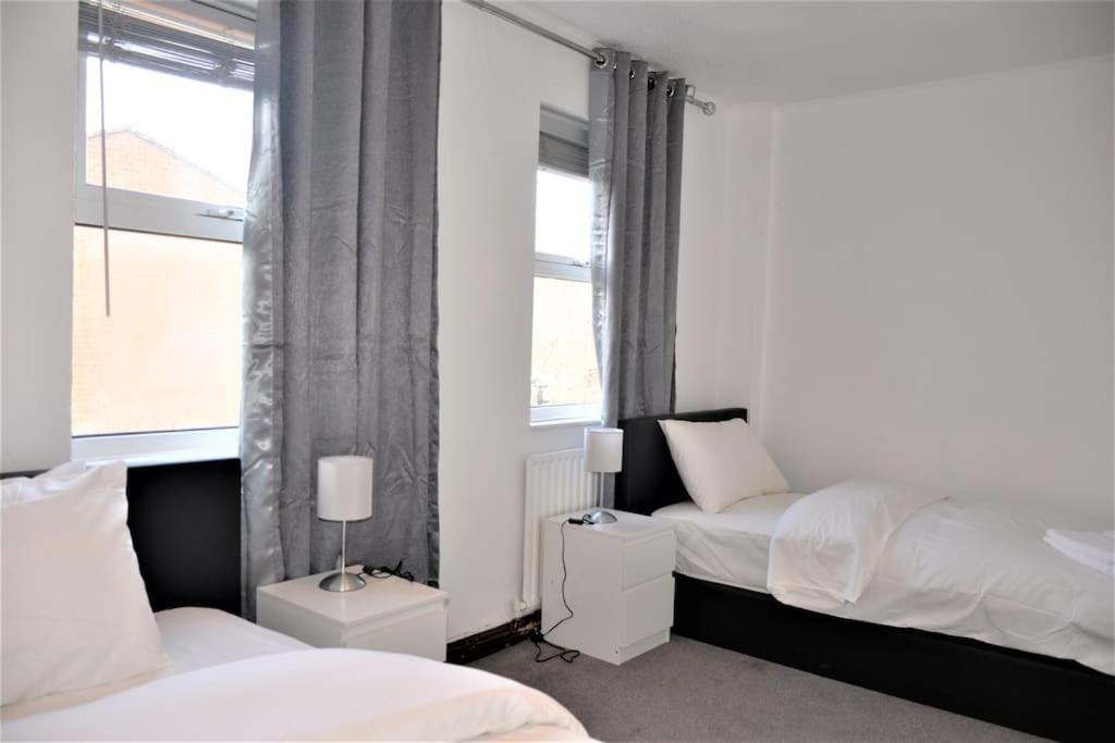 London Zone 2, 2 Bedroom House Exterior photo