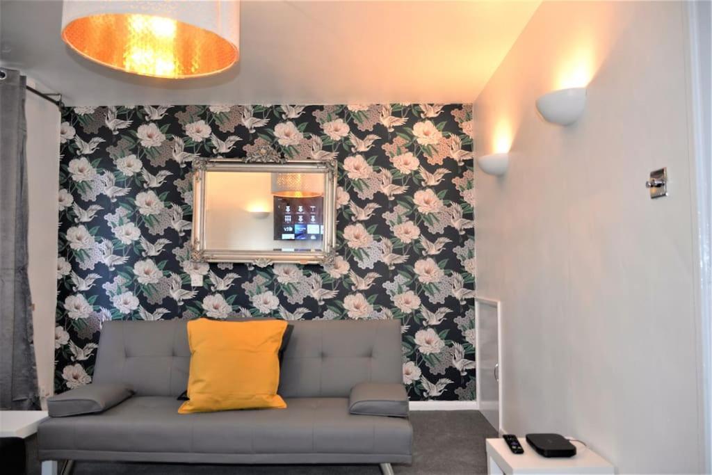 London Zone 2, 2 Bedroom House Exterior photo