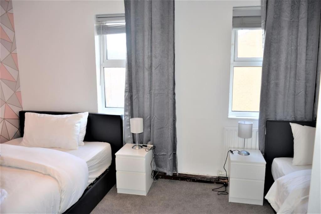 London Zone 2, 2 Bedroom House Exterior photo