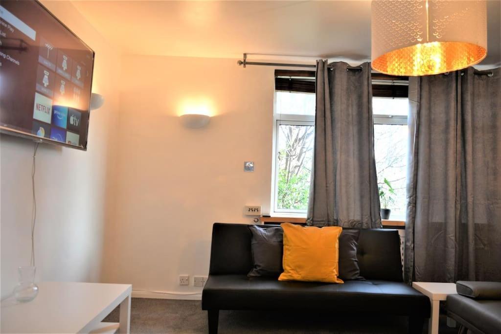 London Zone 2, 2 Bedroom House Exterior photo